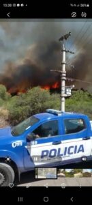 El fuego muy cerca de viviendas en La Cumbre